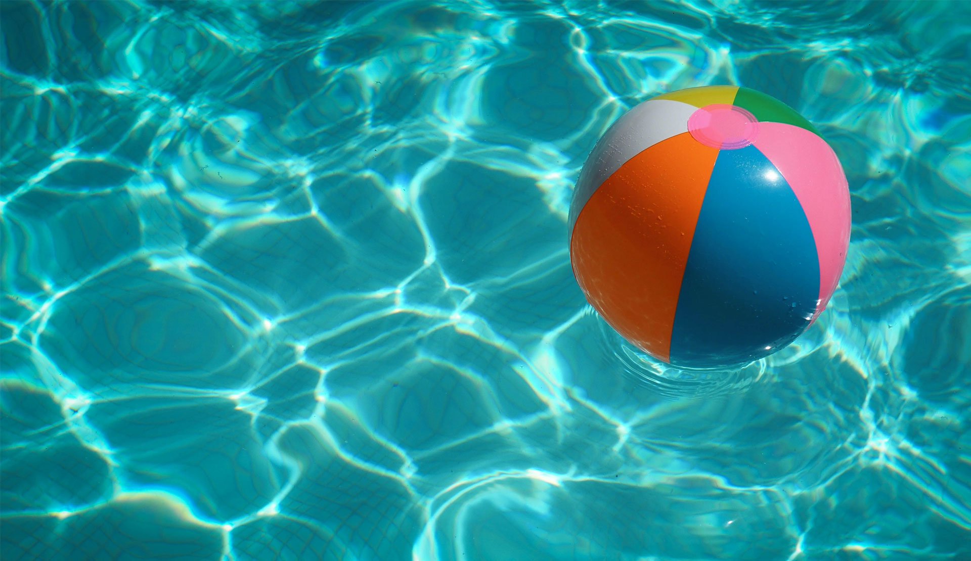 Pool with Beachball in it